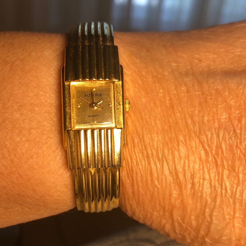 Futuro Gold-Tone Ribbed Bracelet Women's Quartz Watch
